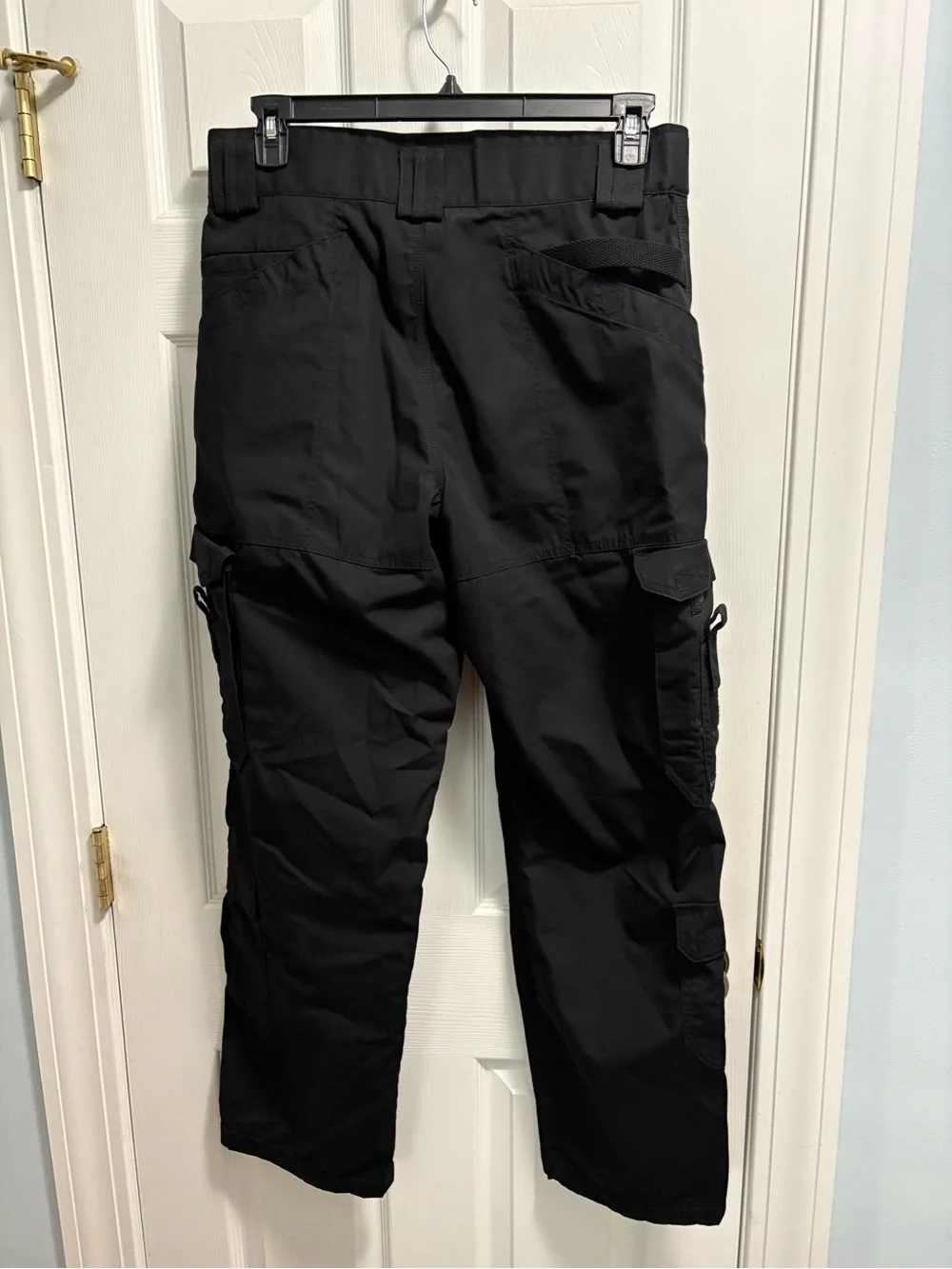 5.11 Tactical Men's Black Cargo Pants with Multi-Pocket Utility NWOT - Picture 4 of 4